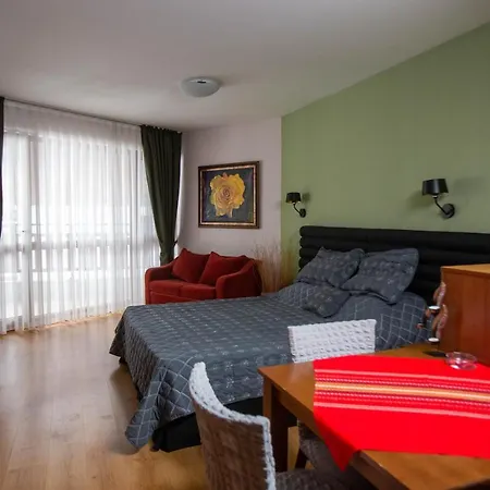 Pirin Place Apartahotel 3*