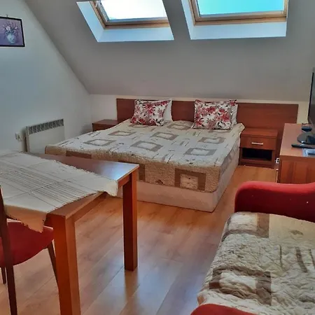 Pirin Place Apartahotel