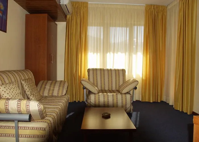 Pirin Place Aparthotel 3*